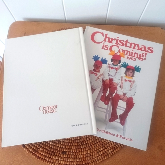 90's Christmas Craft Books - Picture 2 of 8